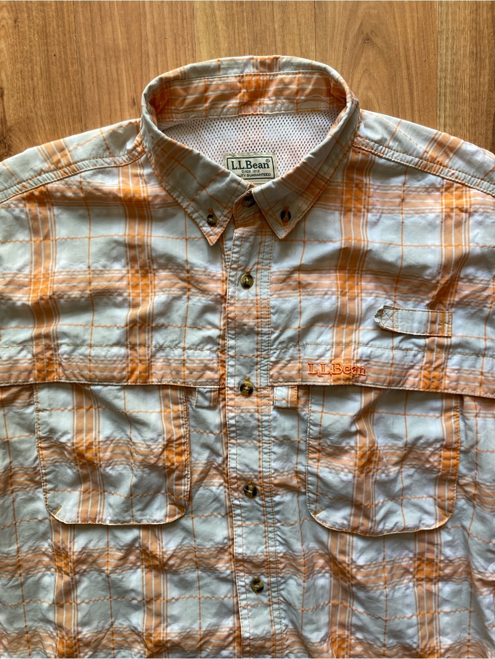 LL Bean Vented Plaid Short Sleeve Mens M Shirt Orange White Button Up Nylon Poly